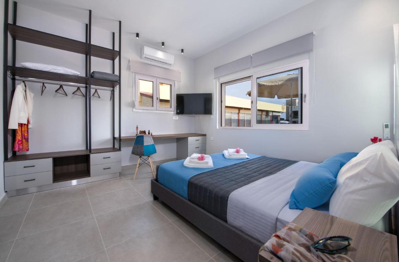 Villa Luxury Eva-mari With Jacuzzi, 50m From The