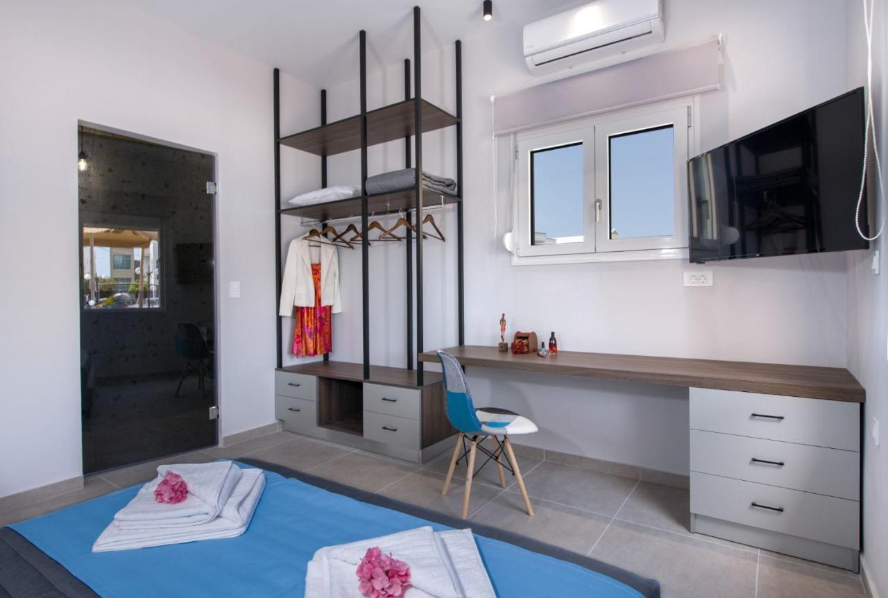 Villa Luxury Eva-mari With Jacuzzi, 50m From The Stalós