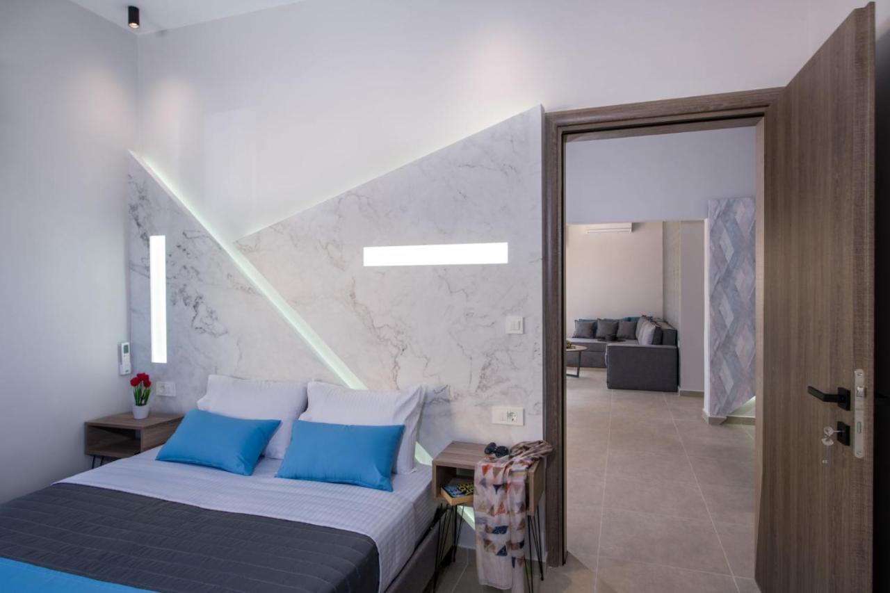 Luxury Eva-mari With Jacuzzi, 50m From The Villa Stalós