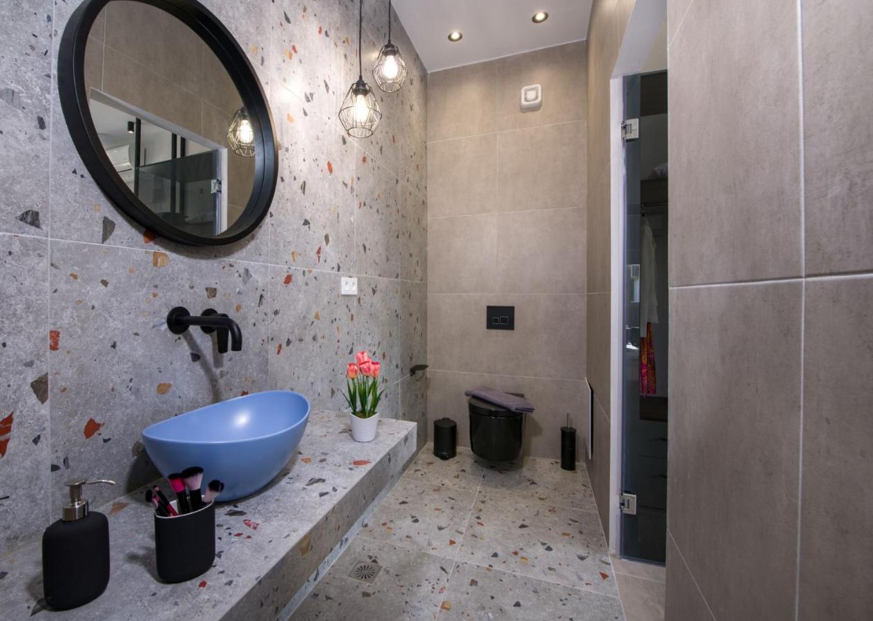 Villa Luxury Eva-mari With Jacuzzi, 50m From The *