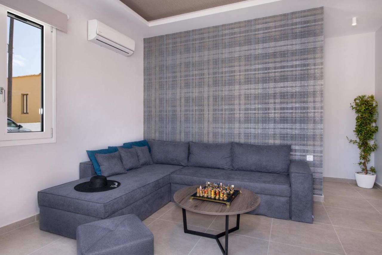 Villa Luxury Eva-mari With Jacuzzi, 50m From The