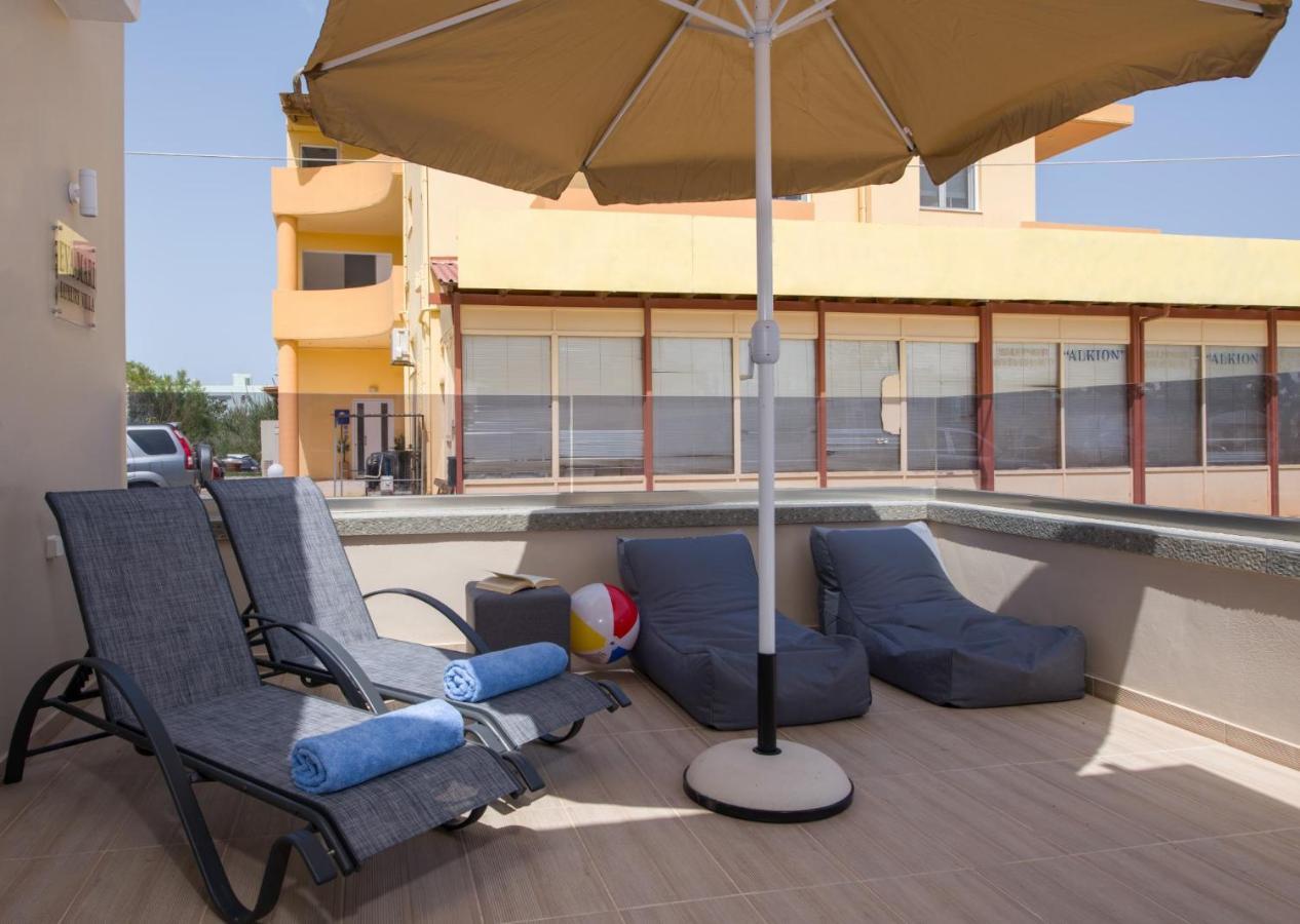 Villa Luxury Eva-mari With Jacuzzi, 50m From The Stalós