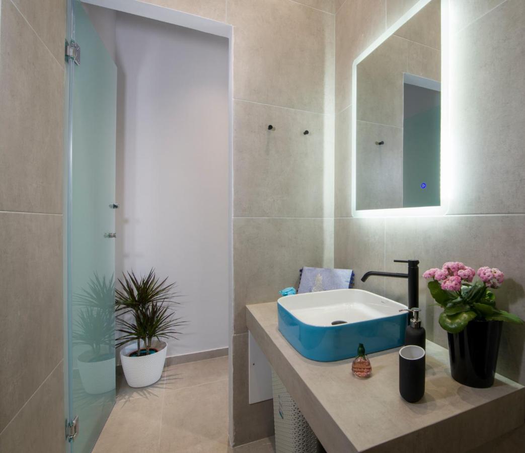 Luxury Eva-mari With Jacuzzi, 50m From The *