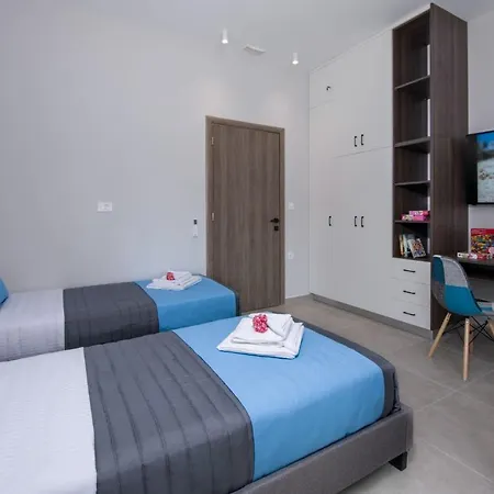 Luxury Villa Eva-Mari With Jacuzzi, 50M From The Beach Stalos Exterior photo