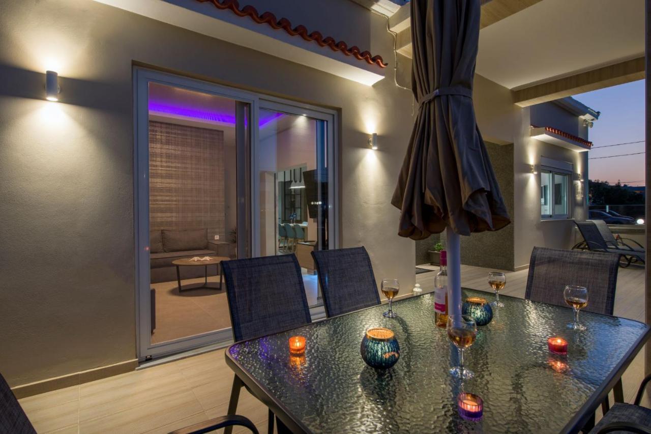 Villa Luxury Eva-mari With Jacuzzi, 50m From The