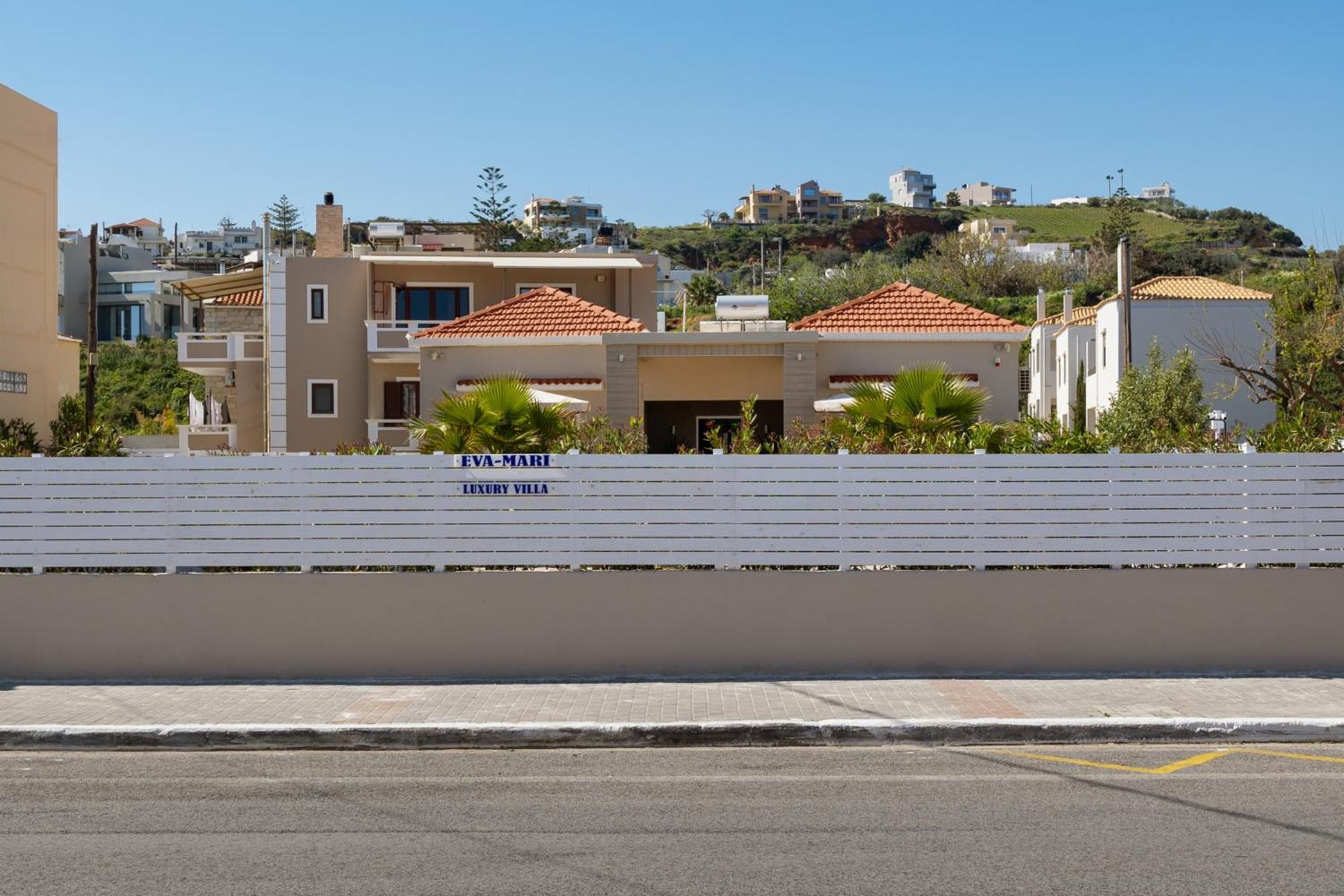 Βίλα Luxury Eva-mari With Jacuzzi, 50m From The Σταλός
